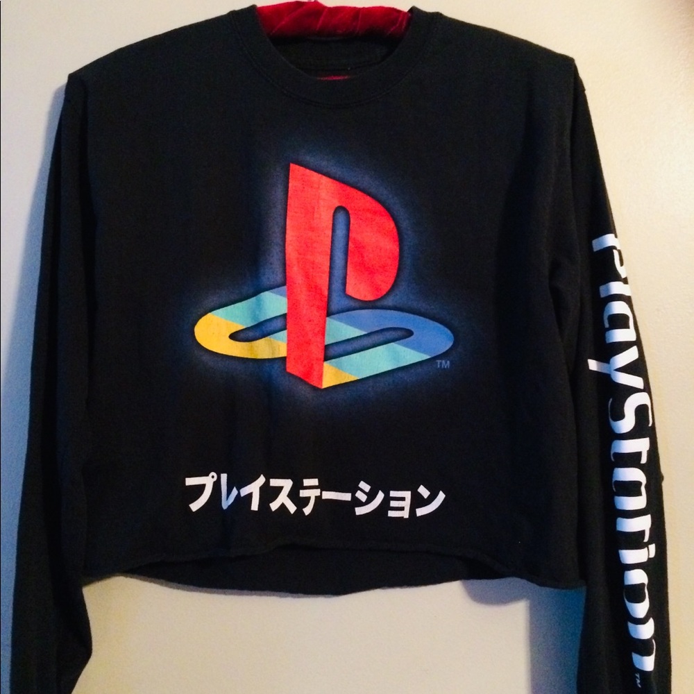 Play Station Womens size M crop top long sleeve